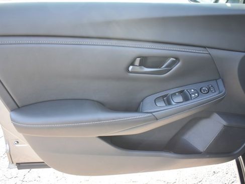 Used 2025 Nissan Sentra S image 9