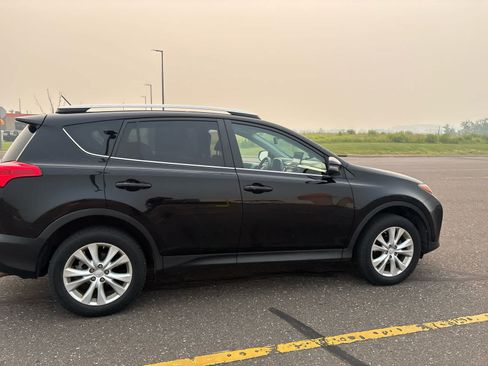 Used 2015 Toyota RAV4 Limited AWD/4WD image 4