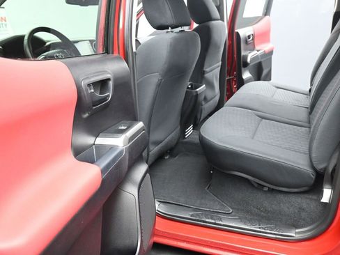 Used 2020 Toyota Tacoma SR5 image 16