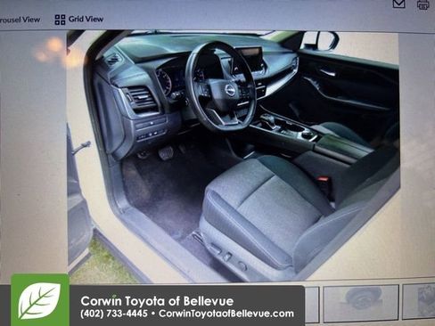 Used 2025 Nissan Rogue SV AWD/4WD image 12