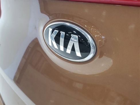 Used 2020 Kia Sportage LX image 7