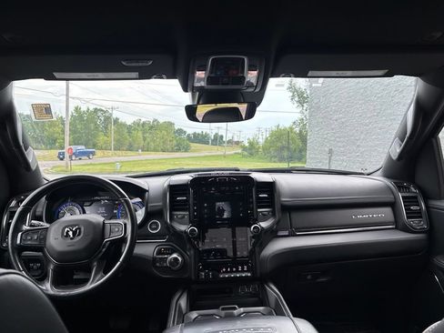 Used 2022 RAM 1500 Limited w/ Body-Colour Bumper Group AWD/4WD image 12
