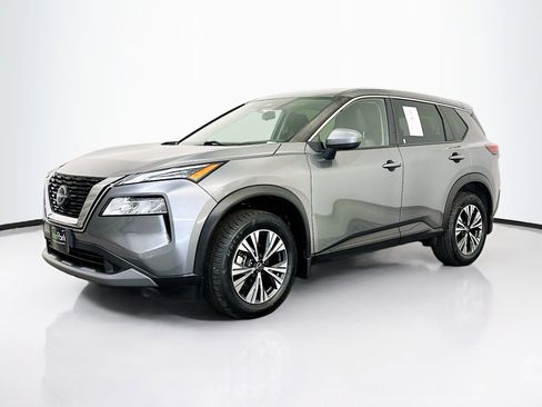 Used 2023 Nissan Rogue SV image 3