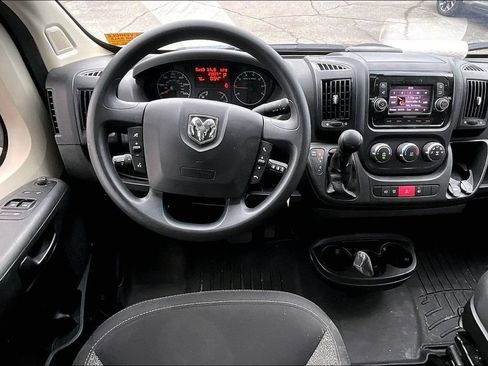 Used 2021 RAM ProMaster 2500 w/ Convenience Group FWD image 7