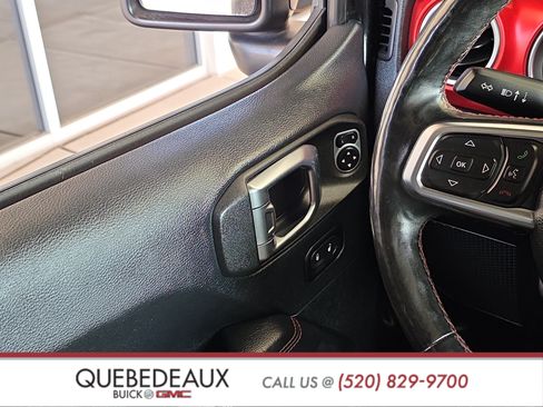 Used 2018 Jeep Wrangler Unlimited Rubicon AWD/4WD image 25