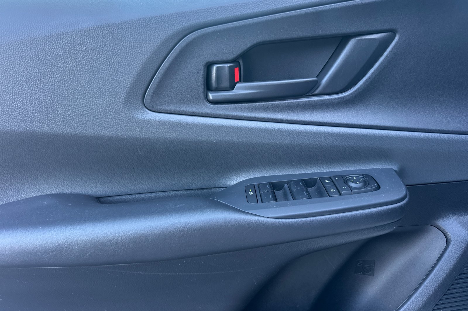 Certified 2025 Toyota Prius LE AWD/4WD image 13