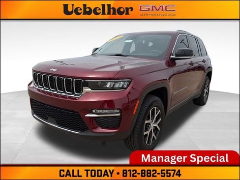 Used 2023 Jeep Grand Cherokee Limited w/ Trailer Tow Prep Group (B) AWD/4WD image 16