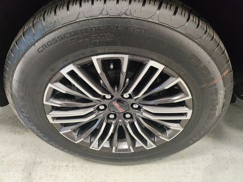 New 2026 GMC Yukon Elevation image 3