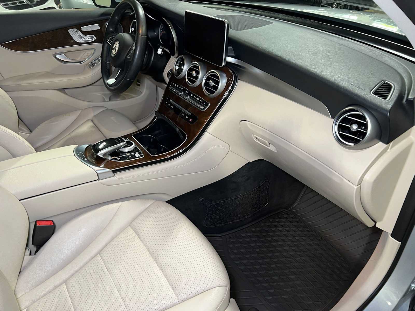 Certified 2018 Mercedes-Benz GLC 300 4MATIC image 11