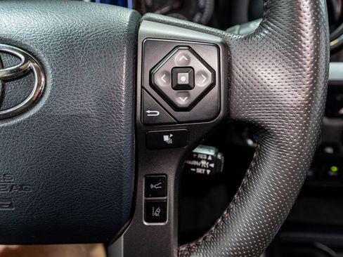 Used 2020 Toyota Tacoma TRD Off-Road w/ Technology Package image 27