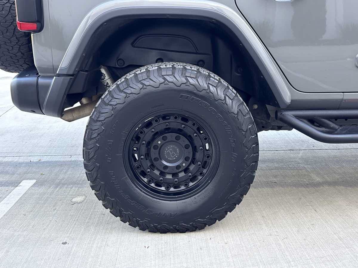 Used 2020 Jeep Wrangler Unlimited Rubicon AWD/4WD image 9