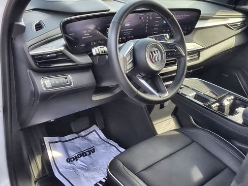 Used 2025 Buick Enclave Preferred w/ Power Package image 10