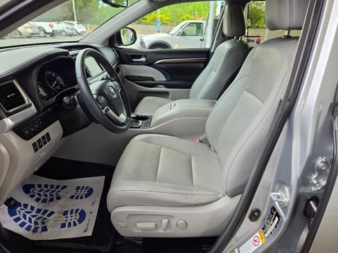 Used 2016 Toyota Highlander Limited Platinum AWD/4WD image 5