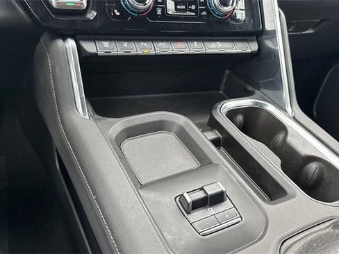 Used 2025 GMC Sierra 2500 Denali image 32