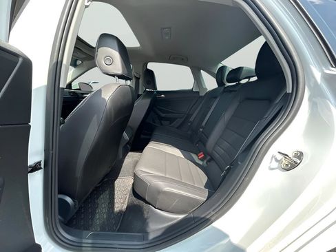 Used 2024 Volkswagen Jetta SE image 27