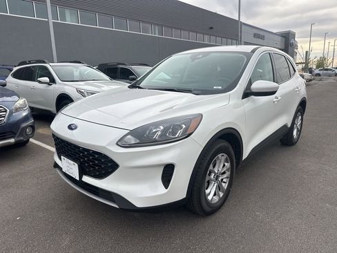 Used 2020 Ford Escape SE image 1