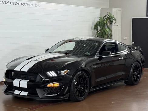 Used 2020 Ford Mustang Shelby GT350 w/ Technology Package RWD image 7