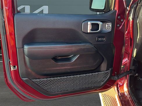 Used 2021 Jeep Wrangler Unlimited Sahara w/ Cold Weather Group image 11