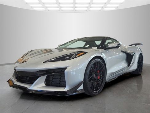 New 2026 Chevrolet Corvette Z06 w/ Z07 Performance Package image 3