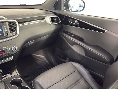 Used 2019 Kia Sorento SX image 43
