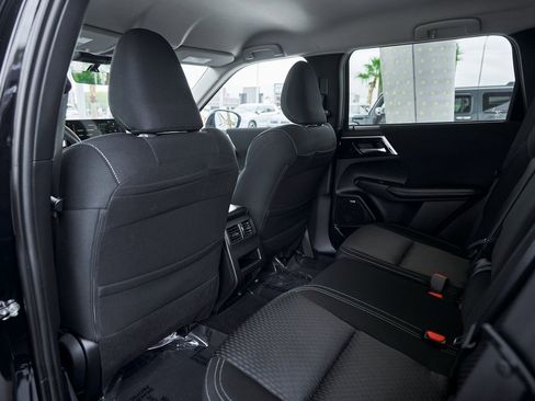 Used 2025 Mitsubishi Outlander ES image 27