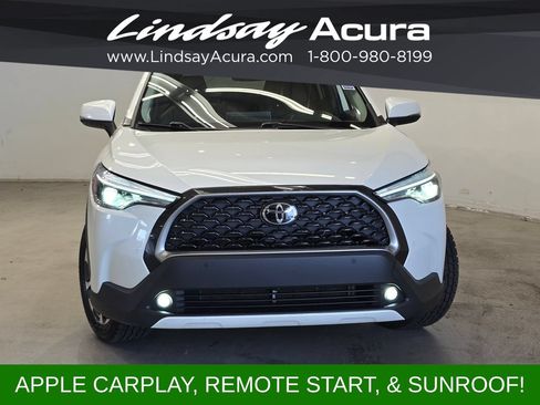 Used 2023 Toyota Corolla Cross XLE w/ Convenience Package AWD/4WD image 2
