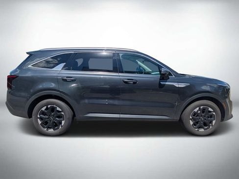 Used 2024 Kia Sorento S FWD image 3
