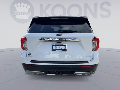 Used 2023 Ford Explorer XLT w/ Equipment Group 202A image 2