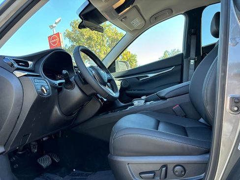 New 2025 INFINITI QX50 Pure image 11