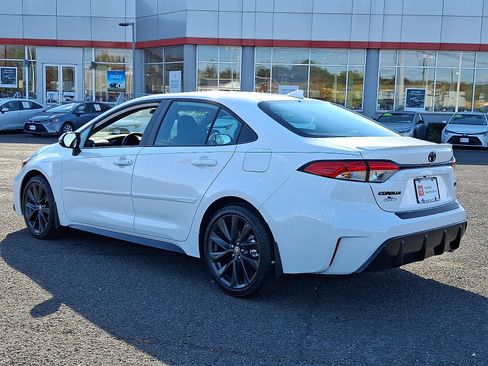 Certified 2025 Toyota Corolla SE image 5