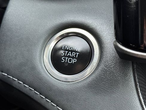 Used 2025 Toyota Highlander LE image 24