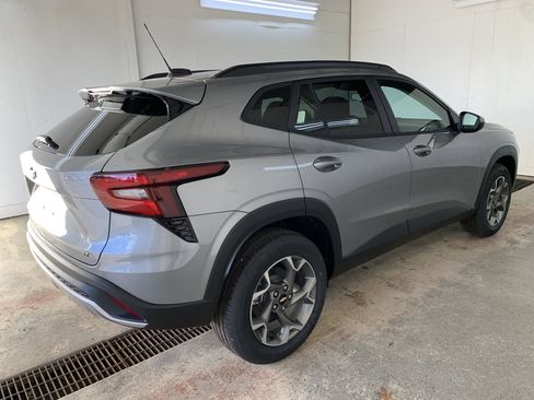 New 2026 Chevrolet Trax LT image 6