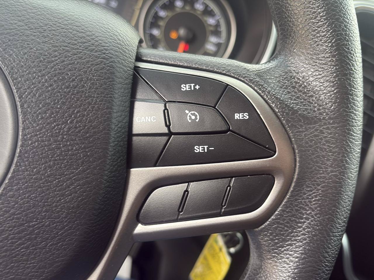 Used 2020 Jeep Cherokee Latitude FWD image 16