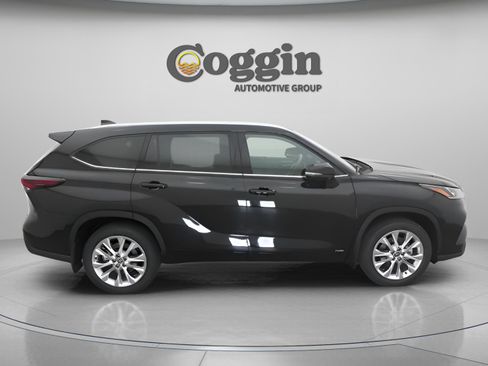 New 2026 Toyota Highlander Limited AWD/4WD image 22
