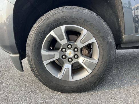 Used 2015 Chevrolet Colorado Z71 AWD/4WD image 11