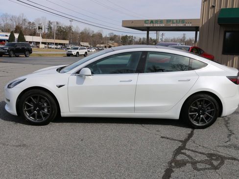 Used 2019 Tesla Model 3 image 2