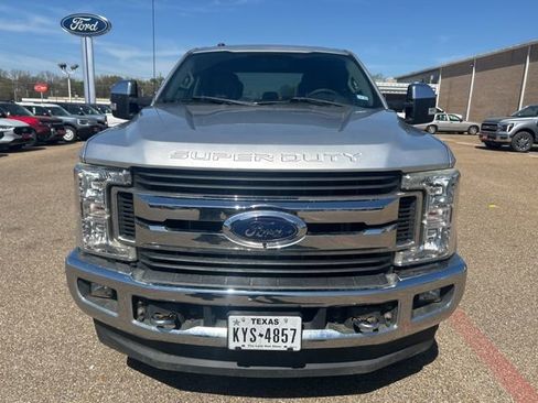 Used 2018 Ford F250 XLT w/ XLT Premium Package image 2