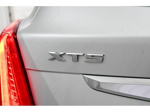 Used 2017 Cadillac XT5 Luxury w/ Driver Awareness Package image 56