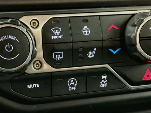 Used 2021 Jeep Wrangler Rubicon AWD/4WD image 21
