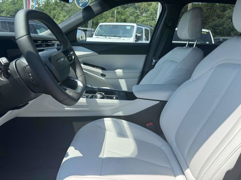 Used 2026 Jeep Cherokee Limited AWD/4WD image 14