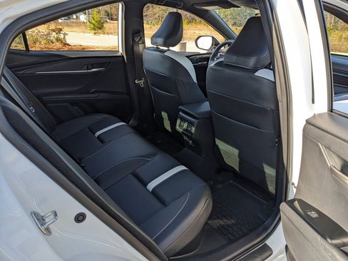 Used 2025 Toyota Camry SE image 42