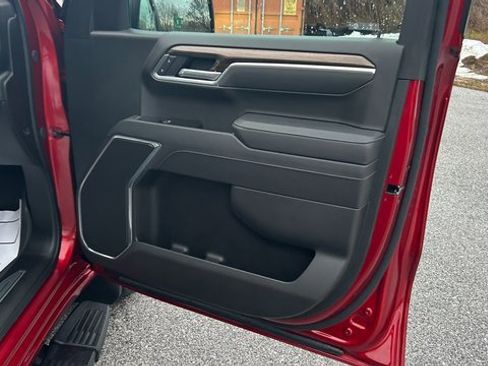Certified 2025 Chevrolet Silverado 1500 RST image 39