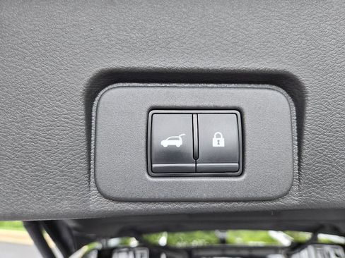 Used 2023 Nissan Rogue Platinum w/ Platinum Premium Package AWD/4WD image 10