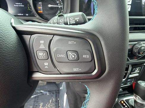 Used 2025 Jeep Wrangler Unlimited Rubicon 4xe AWD/4WD image 28