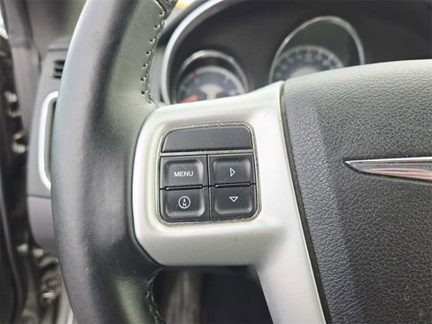 Used 2012 Chrysler 200 Touring image 19