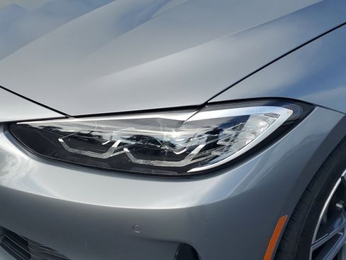 Used 2023 BMW 430i Convertible w/ Convenience Package image 29