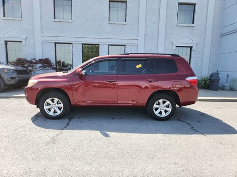 Used 2009 Toyota Highlander 2WD image 2