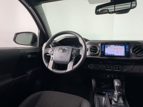 Used 2019 Toyota Tacoma TRD Sport image 27