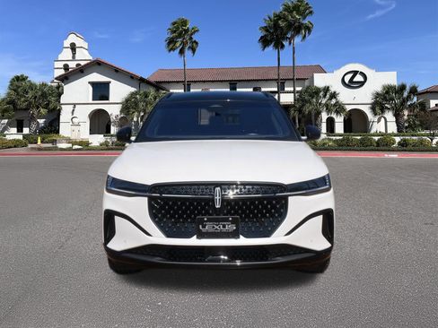 Used 2024 Lincoln Nautilus Reserve w/ Jet Appearance Package (87T) image 6