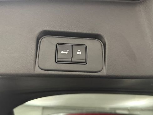Used 2025 Nissan Rogue SV AWD/4WD image 21